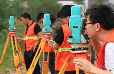 ʯ���fͨ�_�F·�WУ���̜y�����I