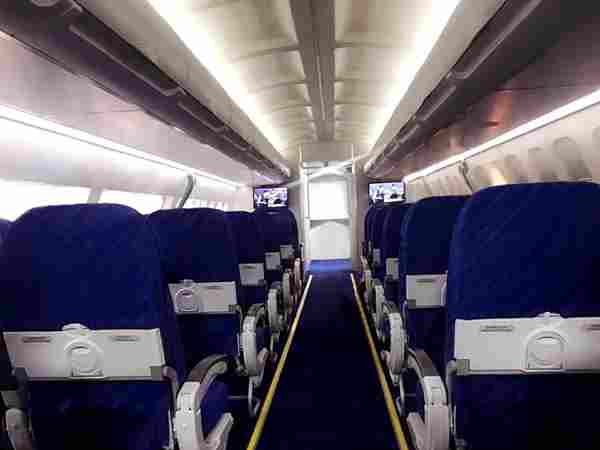 ʯ���f��Ӣ���ՌW(xu��)У���շ���(w��)���I(y��)